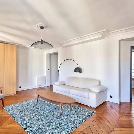 Stylish Flat In The Center Of Apartment
