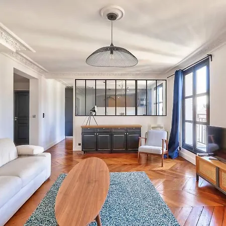 Stylish Flat In The Center Of